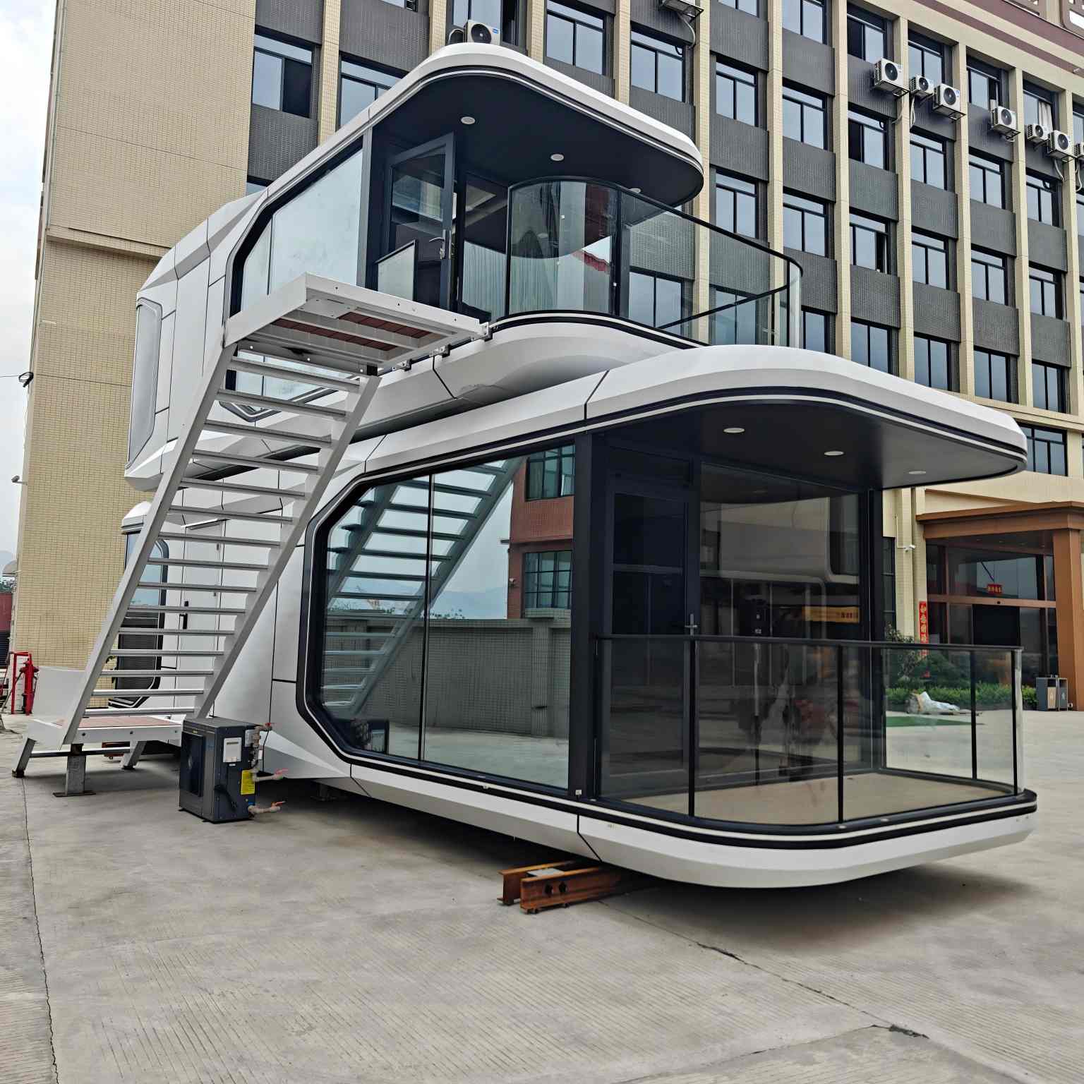 Smart Modern Capsule House Compact Luxury Pod Home with Intelligent Control for Hotel Accommodation and Urban Living